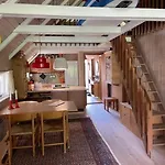 Retro Idyll And Bird Sounds In Quiet Oasis Hébergement de vacances Asperup