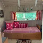 Retro Idyll And Bird Sounds In Quiet Oasis Hébergement de vacances
