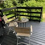 Retro Idyll And Bird Sounds In Quiet Oasis Feriehus *