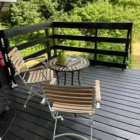 Retro Idyll And Bird Sounds In Quiet Oasis Feriehus